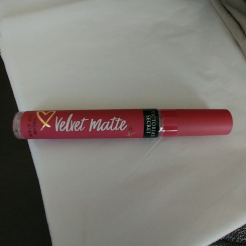 Victoria's secret Cream lip stain